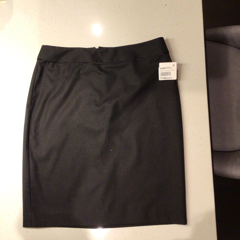 Brown herringbone skirt, lined, brand new, size 6